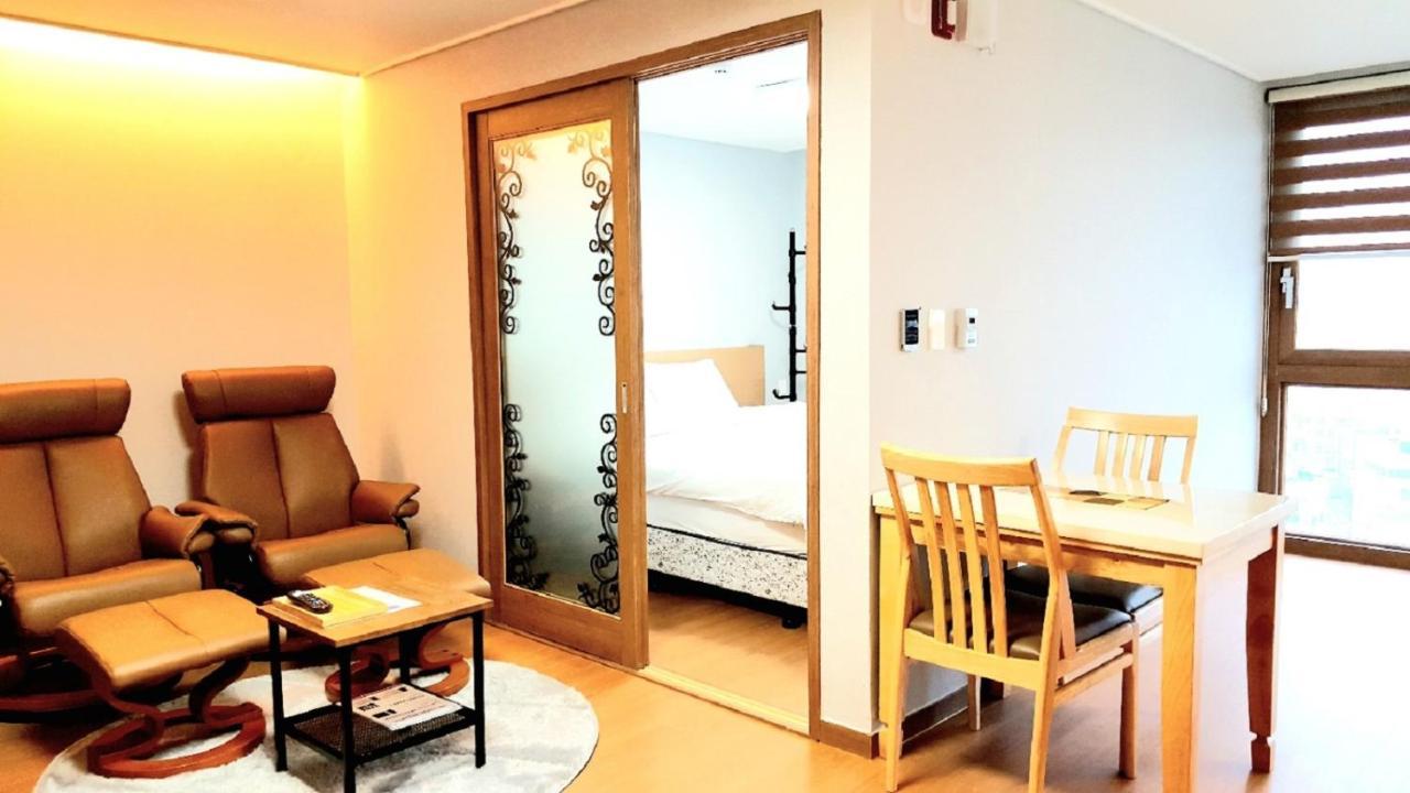 Residence Hotel K Okpo Geoje Extérieur photo