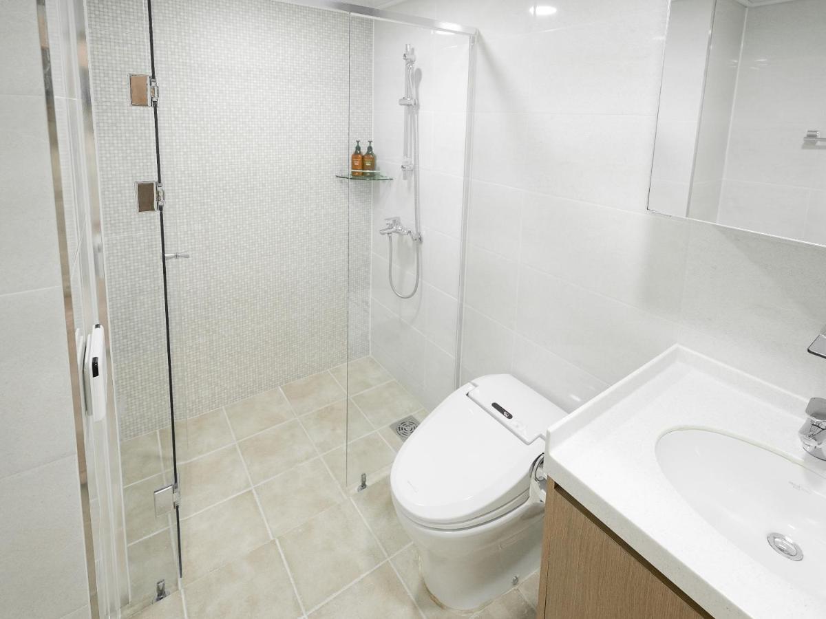 Residence Hotel K Okpo Geoje Extérieur photo