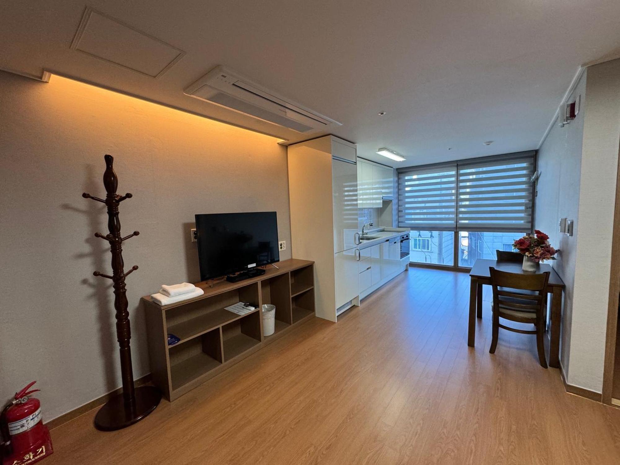 Residence Hotel K Okpo Geoje Extérieur photo