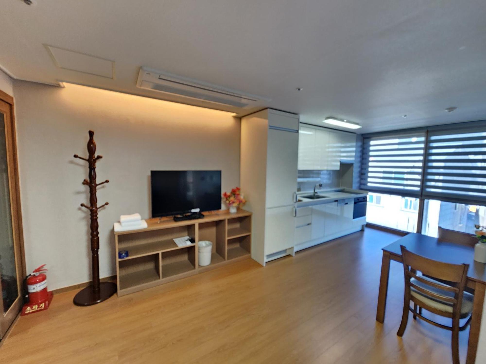 Residence Hotel K Okpo Geoje Extérieur photo