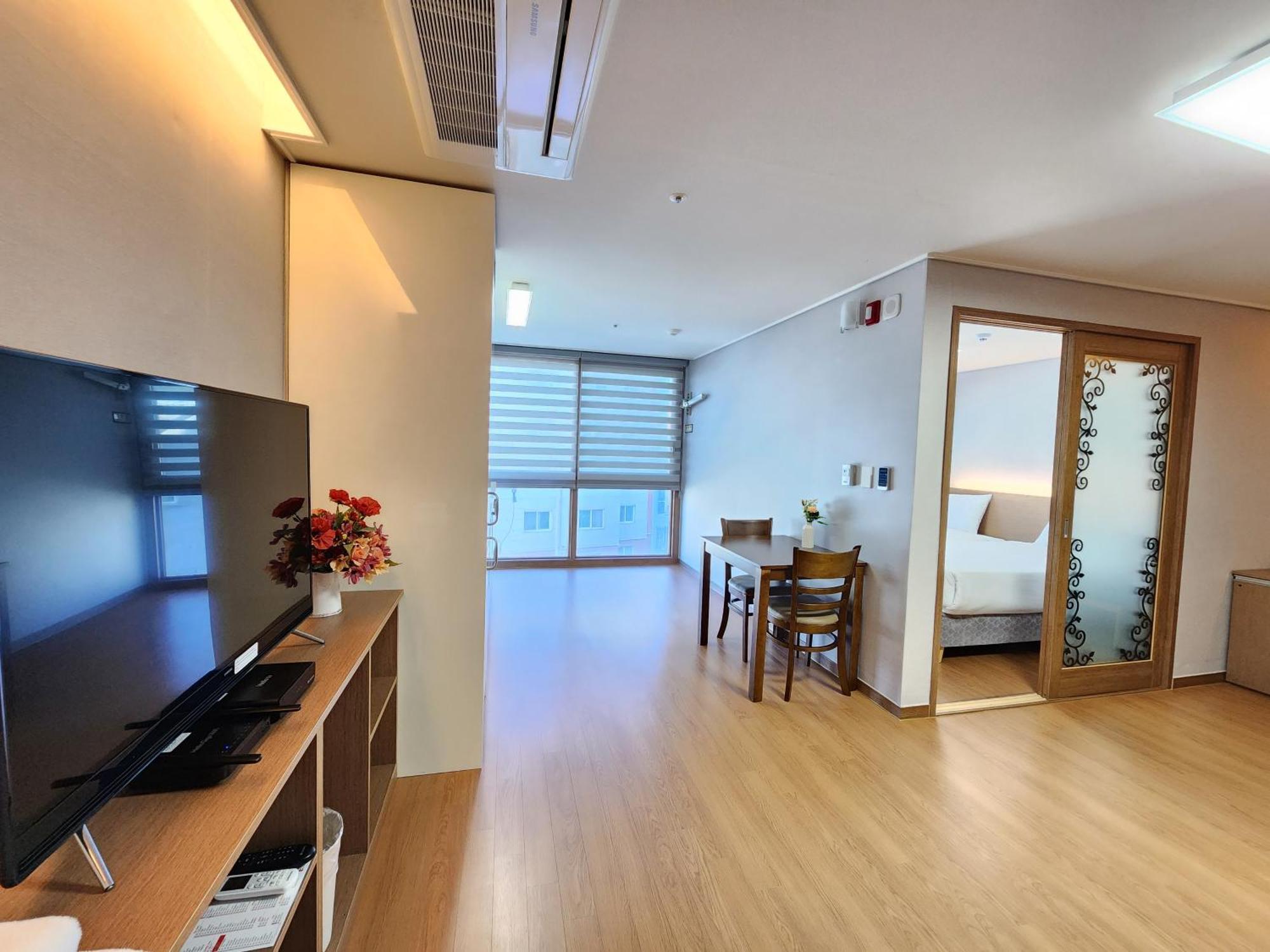 Residence Hotel K Okpo Geoje Extérieur photo