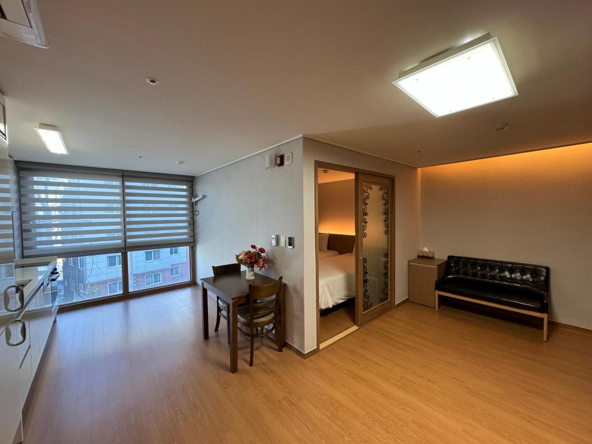 Residence Hotel K Okpo Geoje Extérieur photo